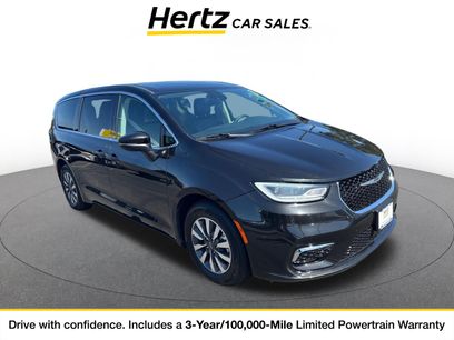 Used 2023 Chrysler Pacifica Touring-L
