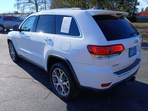 Certified 2022 Jeep Grand Cherokee Limited w/ Trailer Tow Group IV image 10