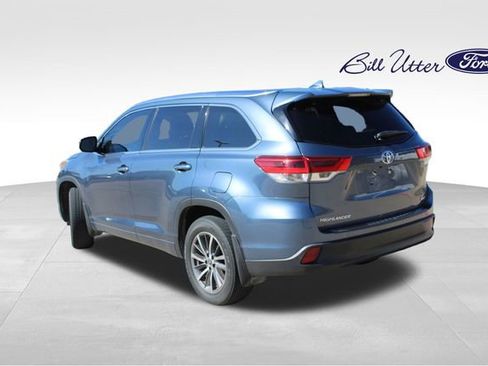 Used 2018 Toyota Highlander XLE image 7