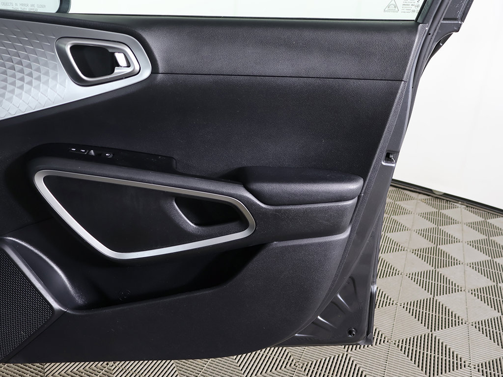 Used 2020 Kia Soul LX FWD image 18