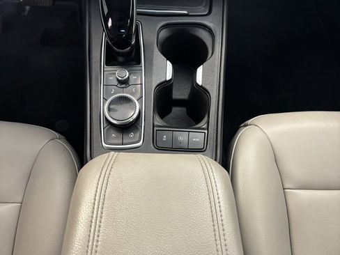 Certified 2022 Cadillac XT4 Luxury image 17