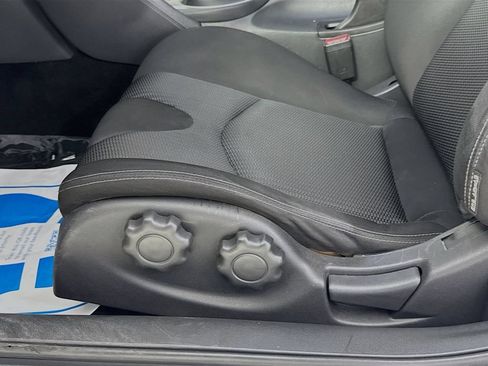 Used 2020 Nissan 370Z Coupe RWD image 22