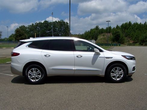 Used 2021 Buick Enclave Essence FWD image 6