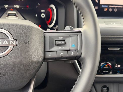 Used 2025 Nissan Rogue Platinum w/ Platinum Premium Package image 13