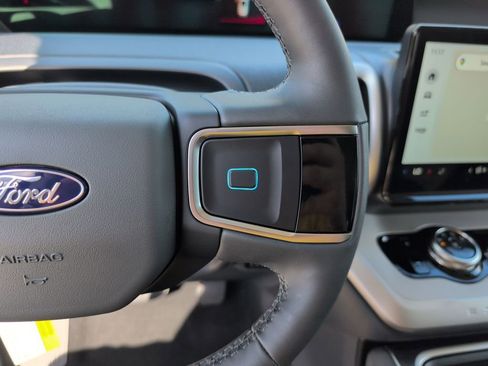 New 2026 Ford Expedition Active image 31