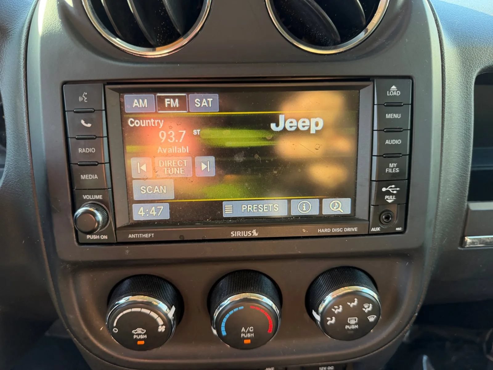Used 2015 Jeep Patriot High Altitude FWD image 21