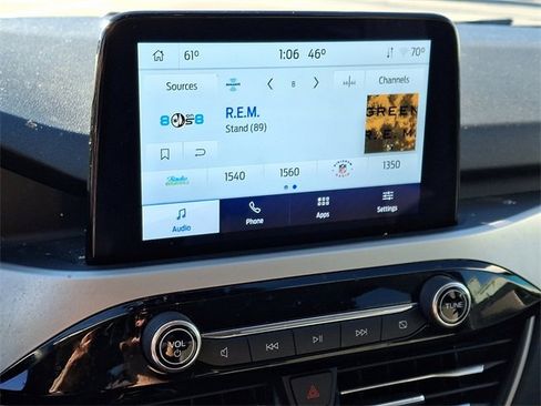 Used 2022 Ford Escape SE w/ SE Sport Appearance Package image 16