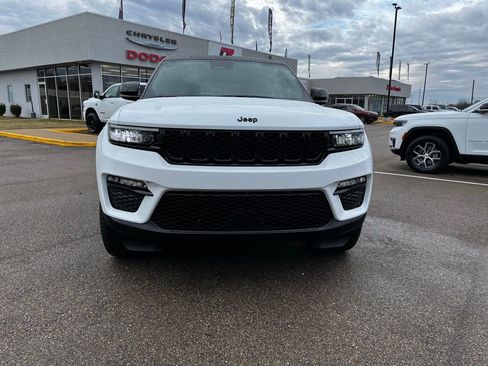 New 2025 Jeep Grand Cherokee Limited image 11