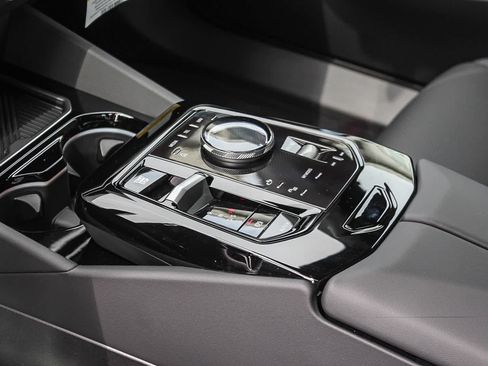 New 2027 BMW 530i RWD image 18