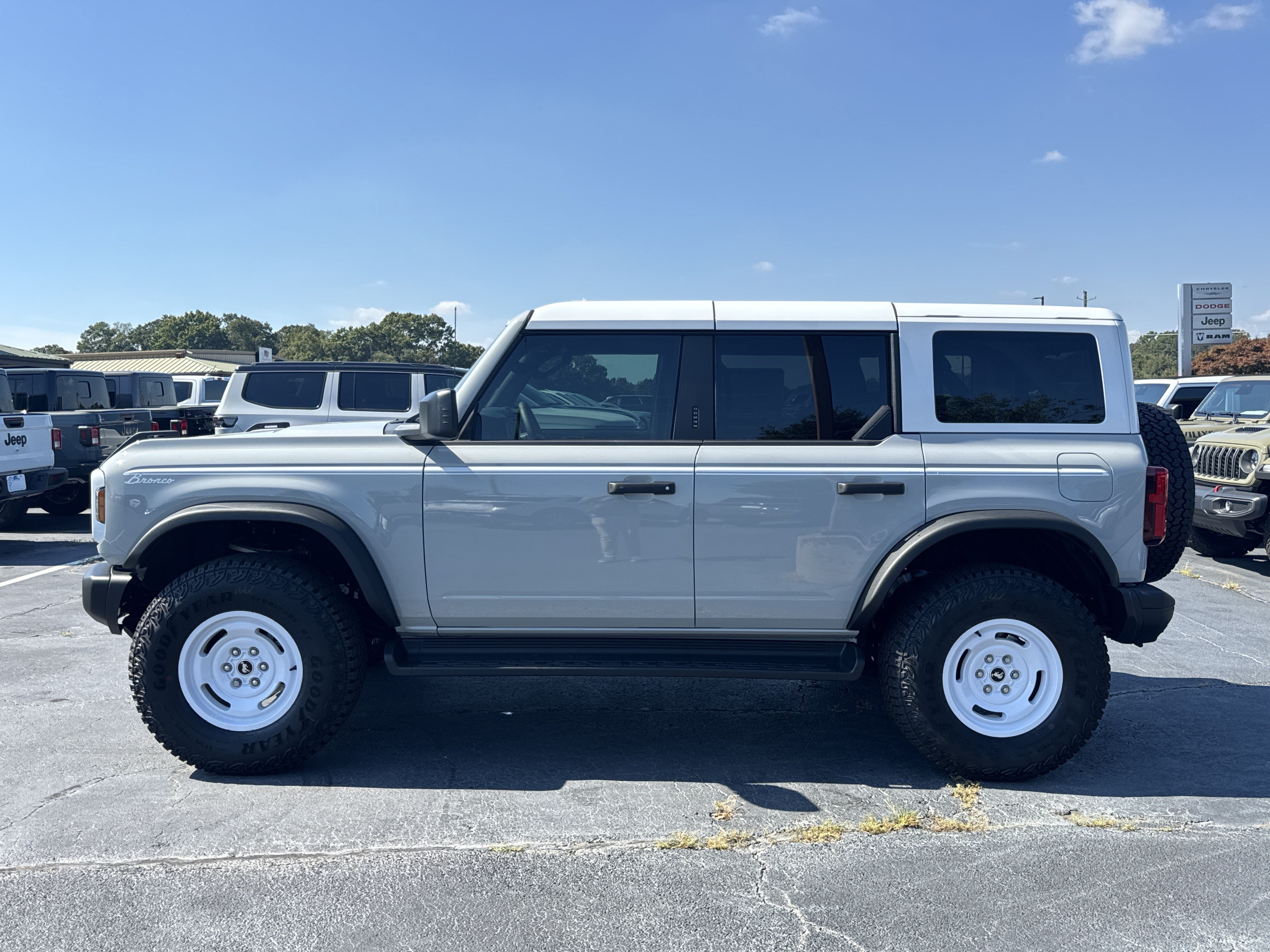 New 2026 Ford Bronco Heritage Edition AWD/4WD image 8