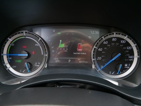 Used 2022 Toyota Highlander XLE AWD/4WD image 21