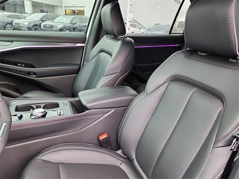 Used 2025 Jeep Wagoneer S Limited image 15