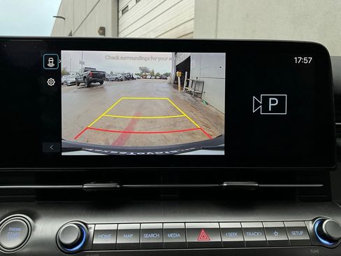 Used 2025 Hyundai Kona SEL image 33