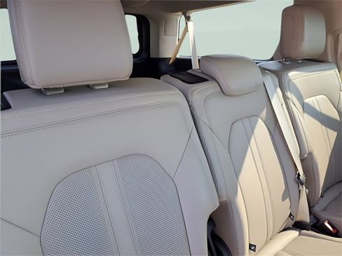 Used 2024 Ford Expedition Max Limited image 22