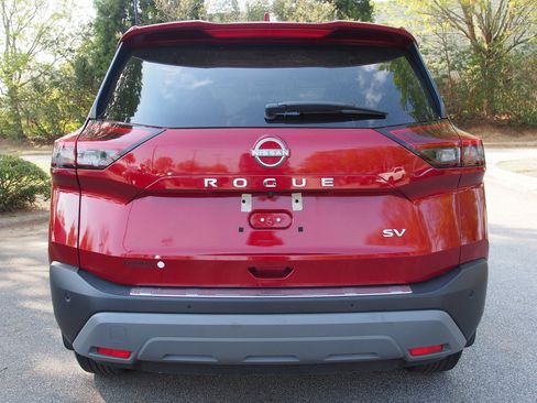 Used 2023 Nissan Rogue SV image 6