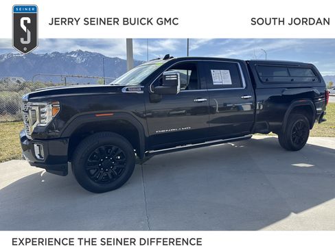 Used 2022 GMC Sierra 3500 Denali w/ Denali Black Diamond Edition image 1