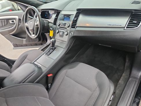 Used 2016 Ford Taurus SEL image 16