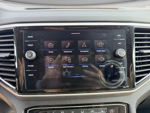 Used 2023 Volkswagen Atlas Cross Sport SEL R-Line AWD/4WD image 25