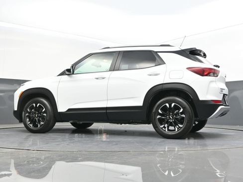 Used 2023 Chevrolet TrailBlazer LT FWD image 38