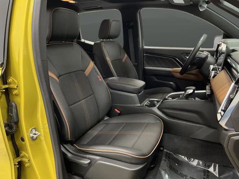 Used 2023 GMC Canyon AT4 image 30