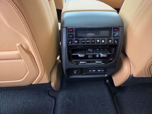 New 2026 Jeep Grand Cherokee Summit image 23