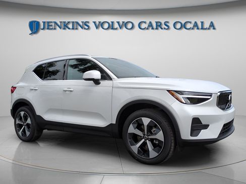 New 2025 Volvo XC40 B5 Core w/ Protection Package Premier image 9