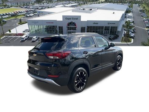Used 2022 Chevrolet TrailBlazer LT w/ Driver Confidence Package image 12