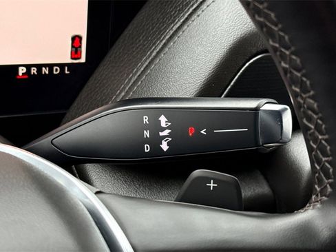 Used 2025 GMC Yukon XL Denali image 32