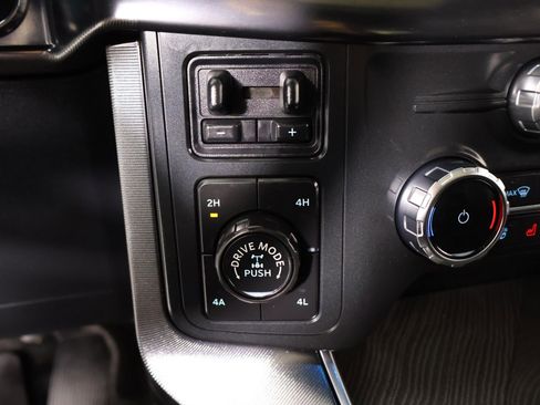 Used 2022 Ford F150 Platinum w/ Equipment Group 701A High image 9