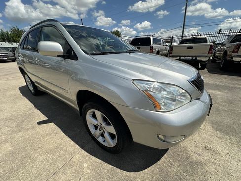 Used 2005 Lexus RX 330 w/ Premium Pkg FWD image 7