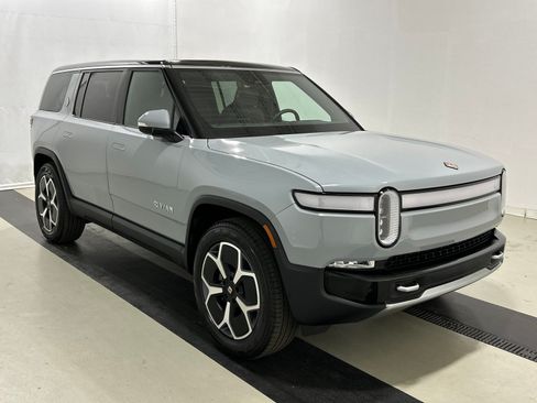 Used 2024 Rivian R1S Adventure AWD/4WD image 7