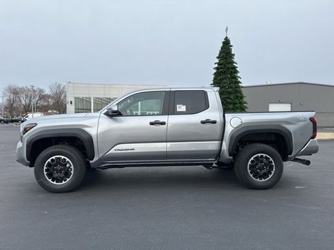 New 2025 Toyota Tacoma TRD Off-Road image 4