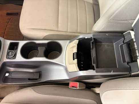 Used 2015 Ford Escape SE w/ Equipment Group 201A image 26
