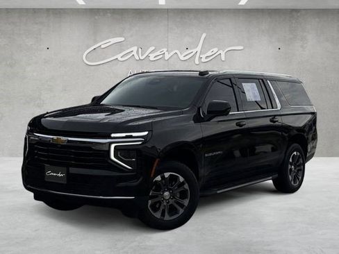 Certified 2025 Chevrolet Suburban LS image 1