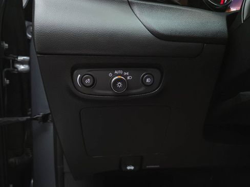 Used 2022 Buick Encore GX Essence FWD image 29