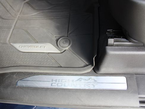 Used 2022 Chevrolet Silverado 1500 High Country w/ High Country Premium Package image 48