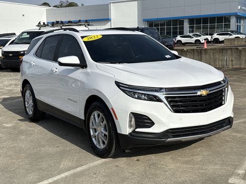 Used 2022 Chevrolet Equinox LT image 3
