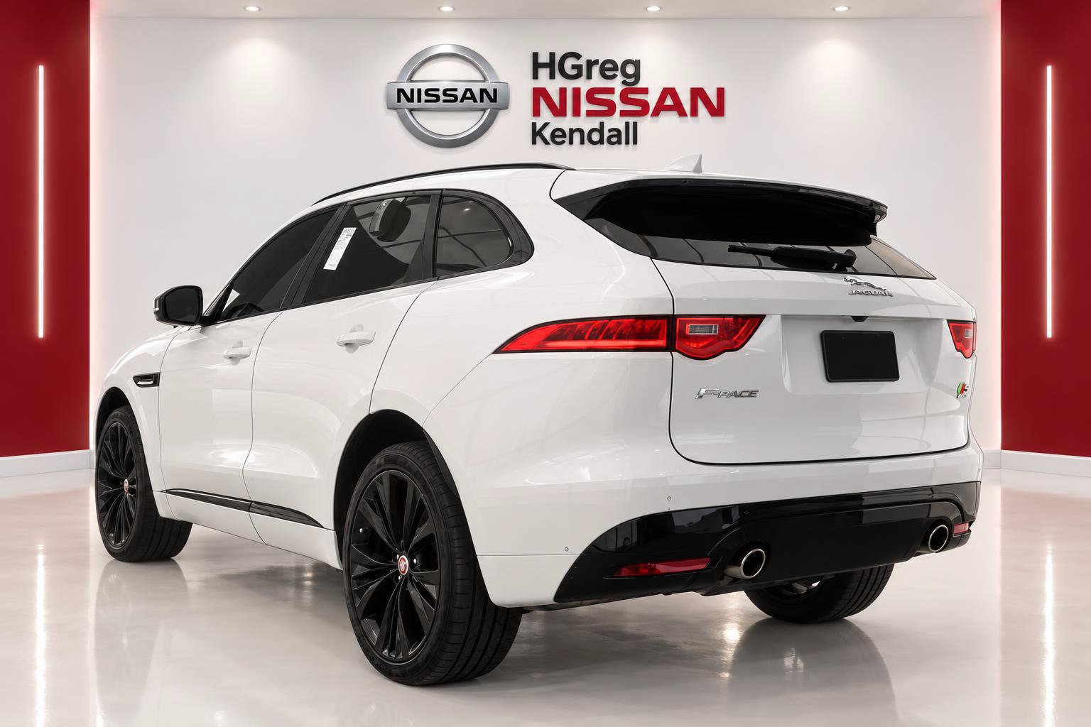 Used 2017 Jaguar F-PACE S AWD/4WD image 4