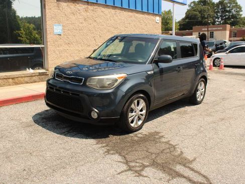 Used 2016 Kia Soul + FWD image 3