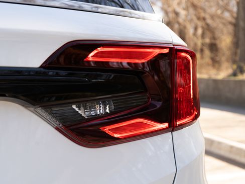 Used 2025 Honda Odyssey Touring image 13