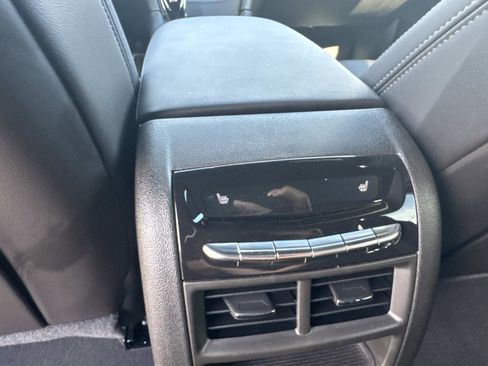 Used 2023 Cadillac XT5 Sportv w/ Technology Package image 16