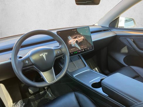 Used 2023 Tesla Model 3 Standard Range RWD image 10
