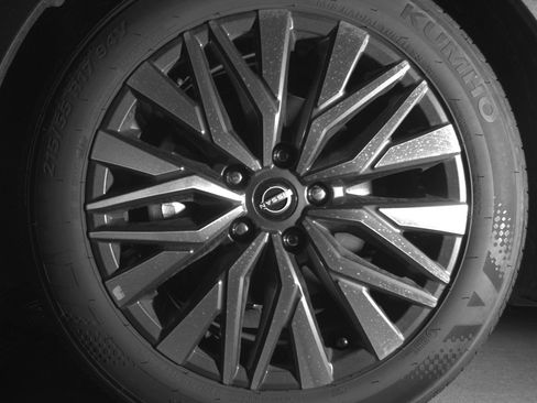 Used 2025 Nissan Altima 2.5 SV image 12