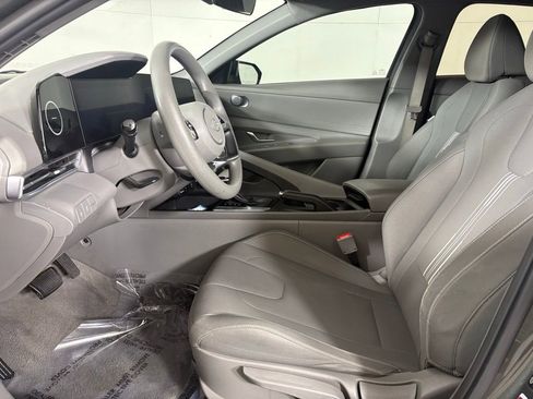 Used 2024 Hyundai Elantra SEL image 23