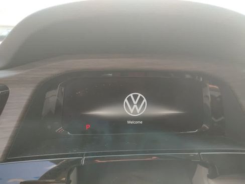 Used 2024 Volkswagen Atlas SEL Premium R-Line AWD/4WD image 3