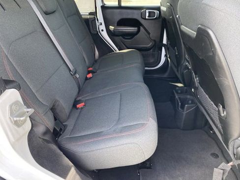 Used 2024 Jeep Wrangler Unlimited Rubicon image 27