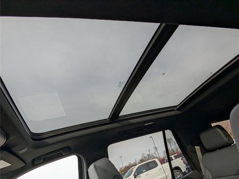 Used 2022 Chevrolet Tahoe LT image 19