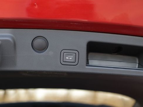 Used 2025 Chevrolet Equinox LT w/ Convenience Package II image 28