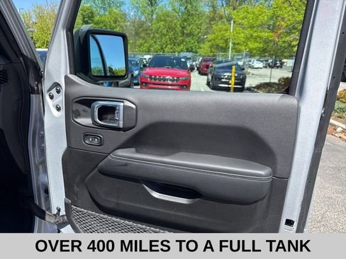 Used 2023 Jeep Wrangler Unlimited Sahara AWD/4WD image 37