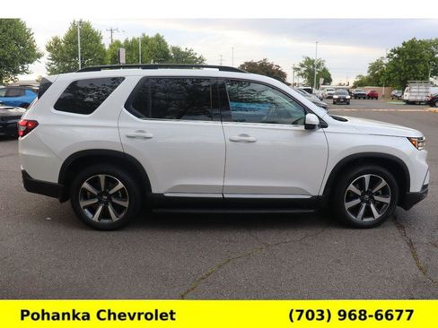 Used 2023 Honda Pilot Elite image 8